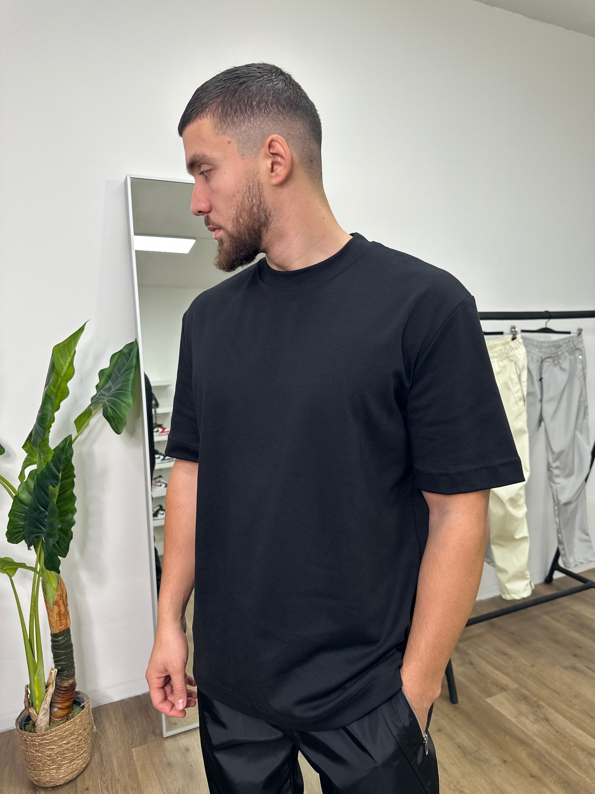 PREMIUM black t-shirt