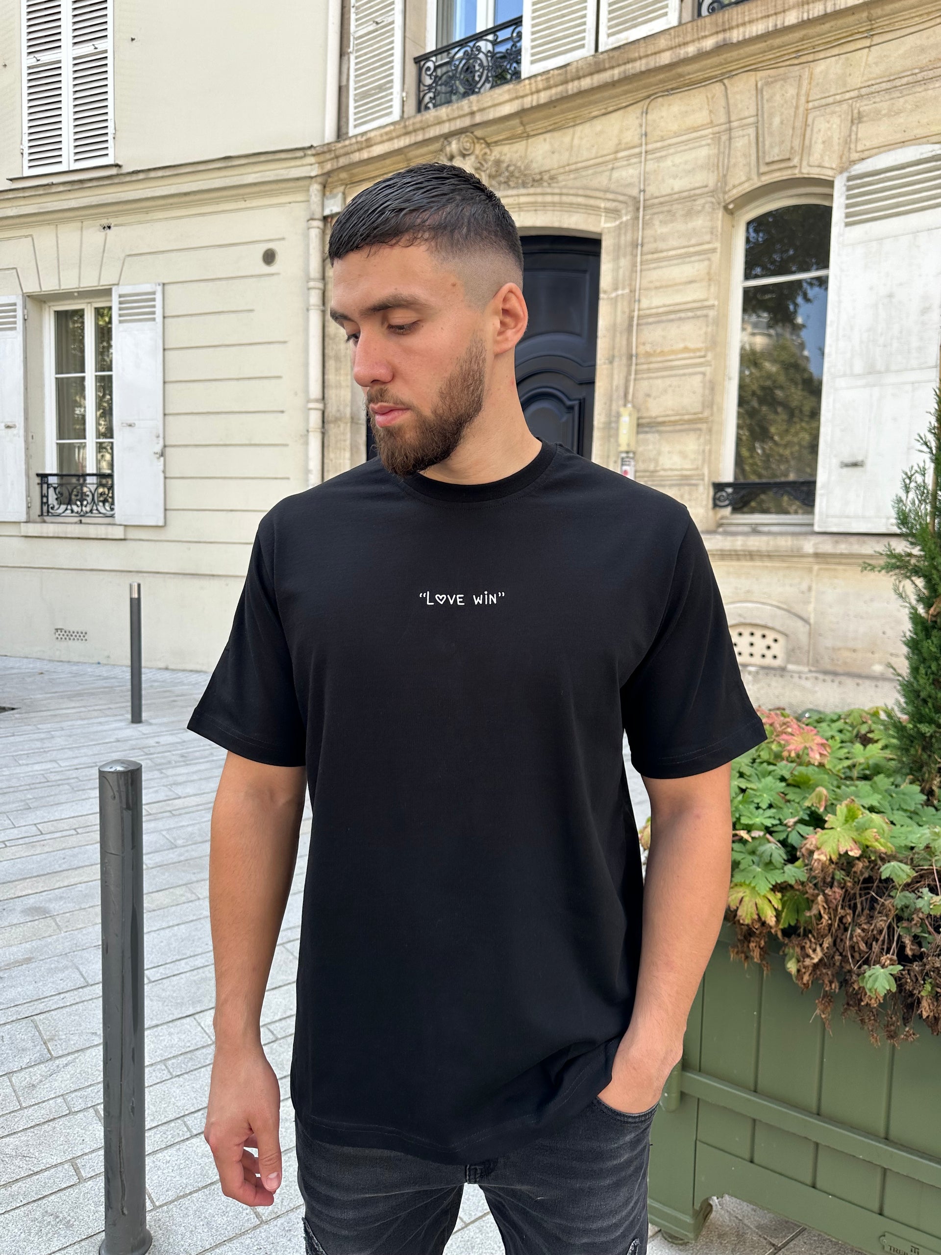 Black WIN T-shirt