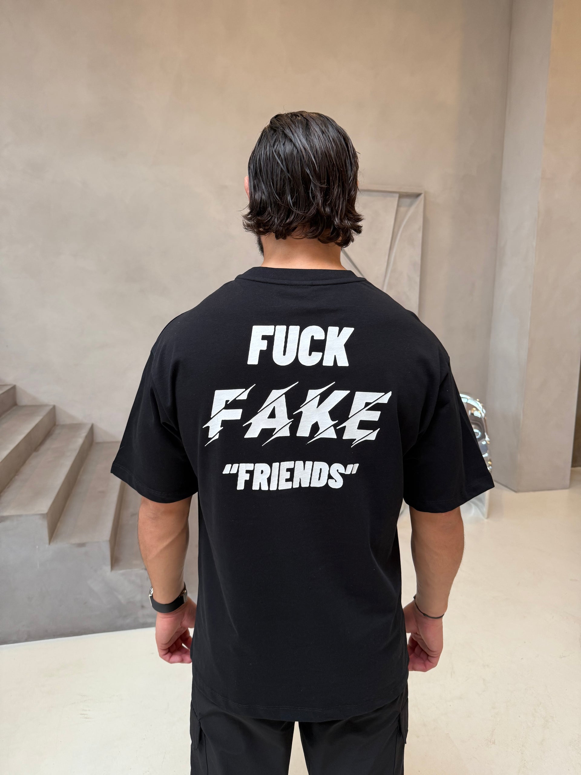 T-shirt FAKE FRIENDS noir