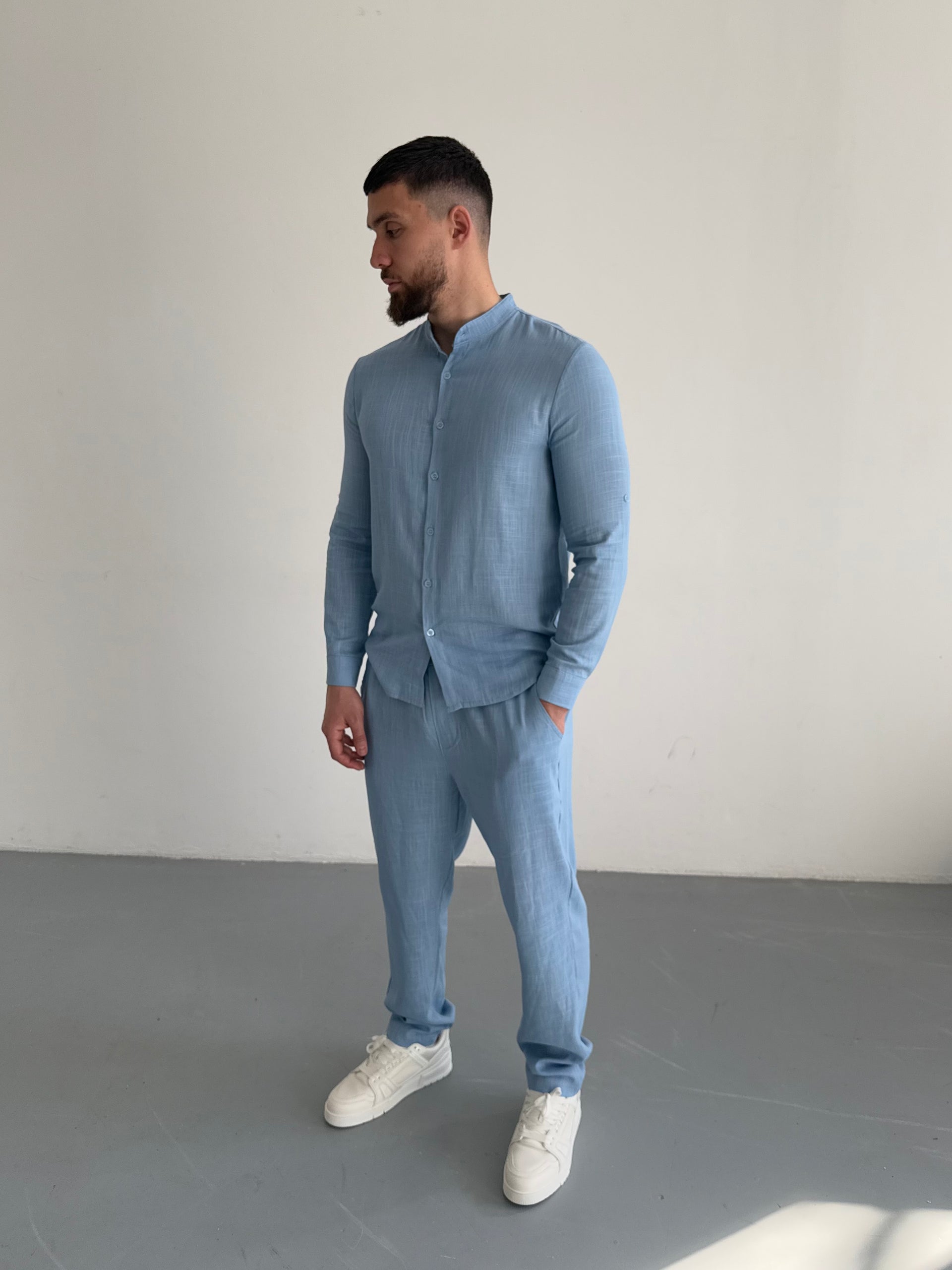 Ensemble MAO bleu