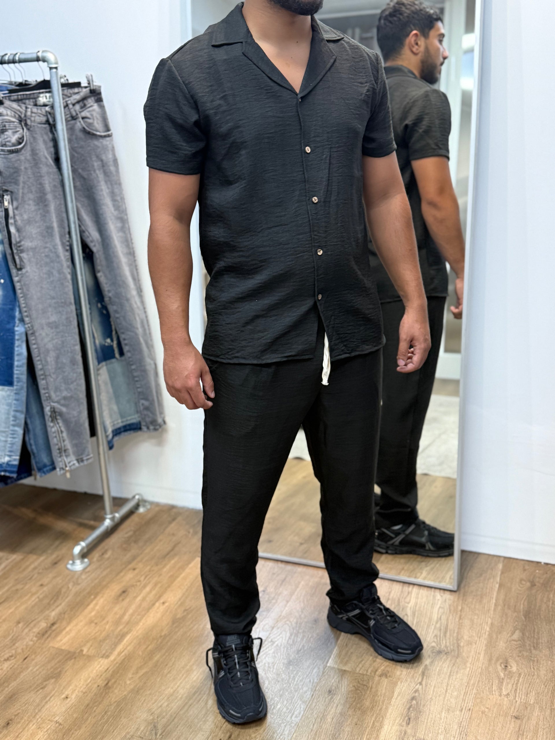 Ensemble en lin noir